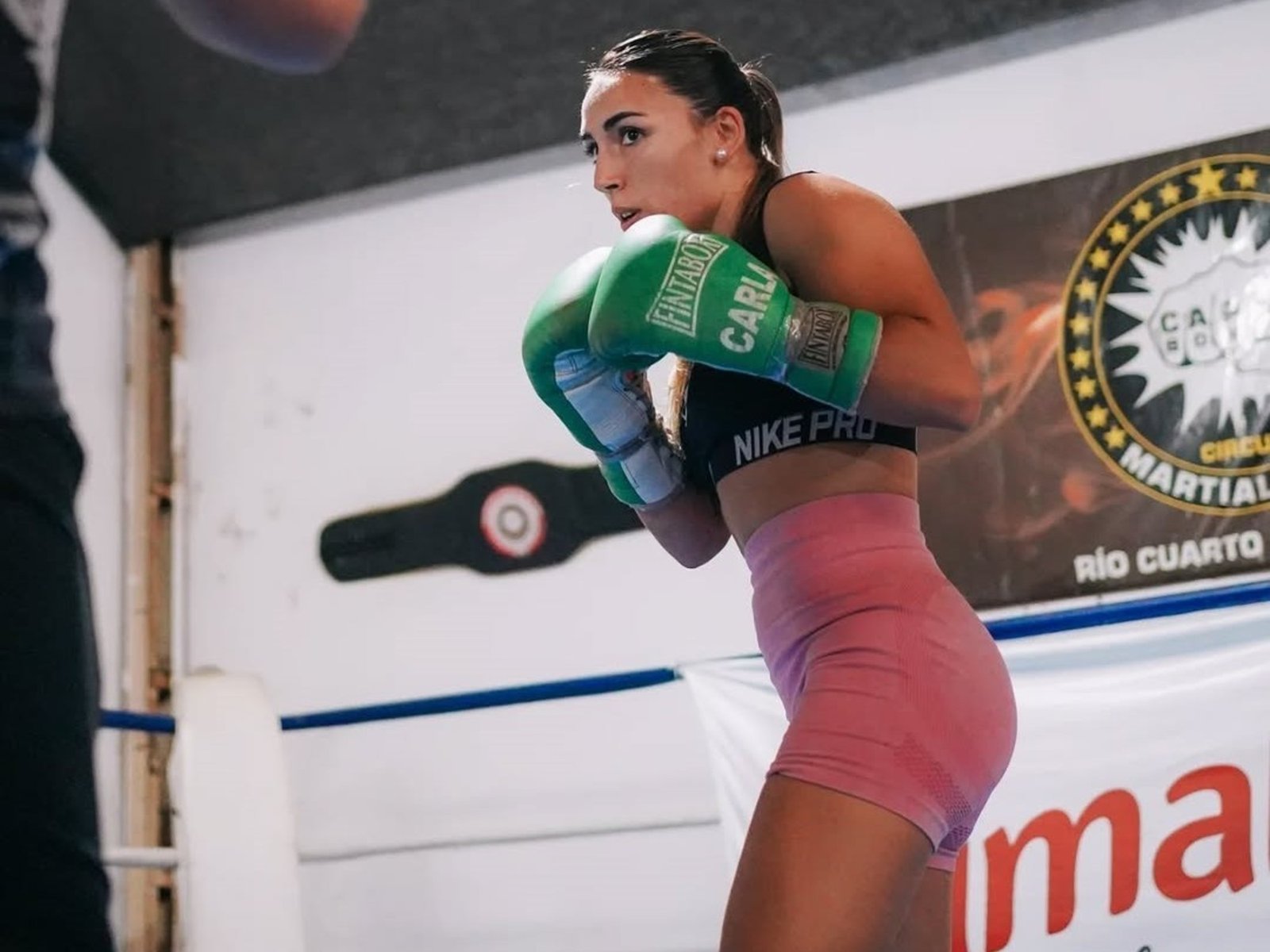 va por el título mundial supermosca de la OMB ante la carismática Mizuki Hiruta