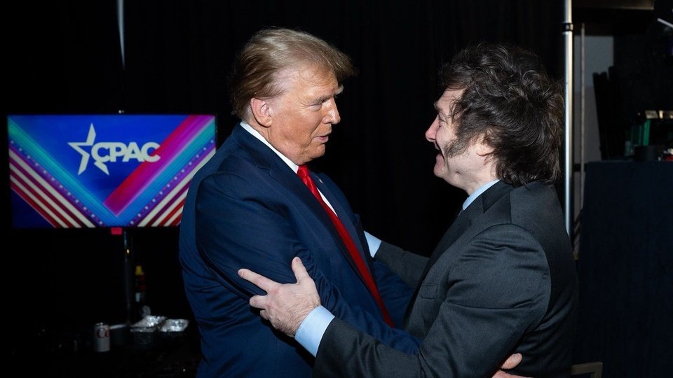 Alineados con Trump y con gritos de guerra | El apoyo sobregirado del Gobierno al ataque norteamericano contra Irán