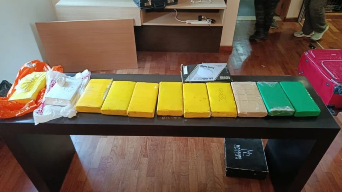 Allanaron la casa de un narco con salidas transitorias y encontraron 12 kilos de cocaína