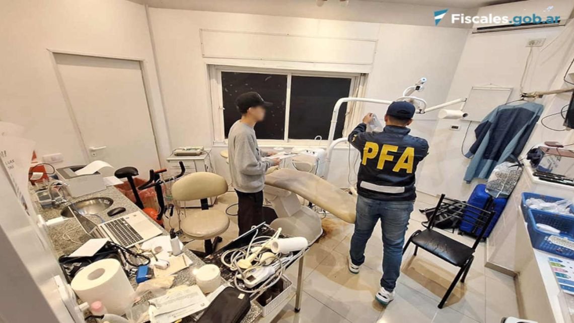 Cayó un falso médico que atendía en Monte Castro pese a estar acusado de homicidio y otros seis delitos