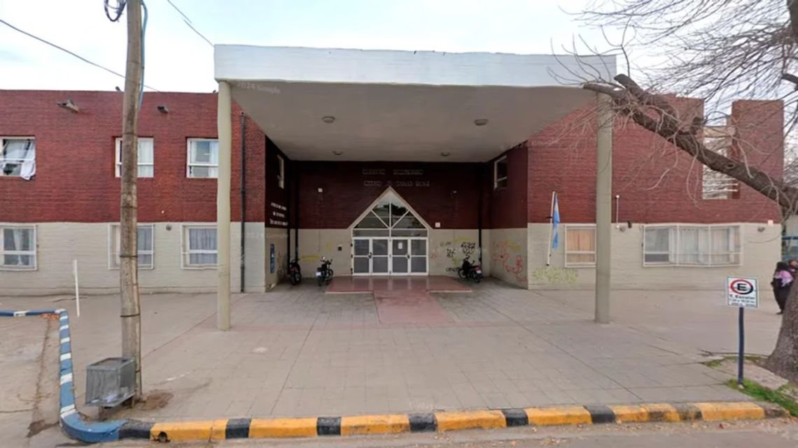 Cinco adolescentes apuñalaron a otro de 17 años con un destornillador en la escuela