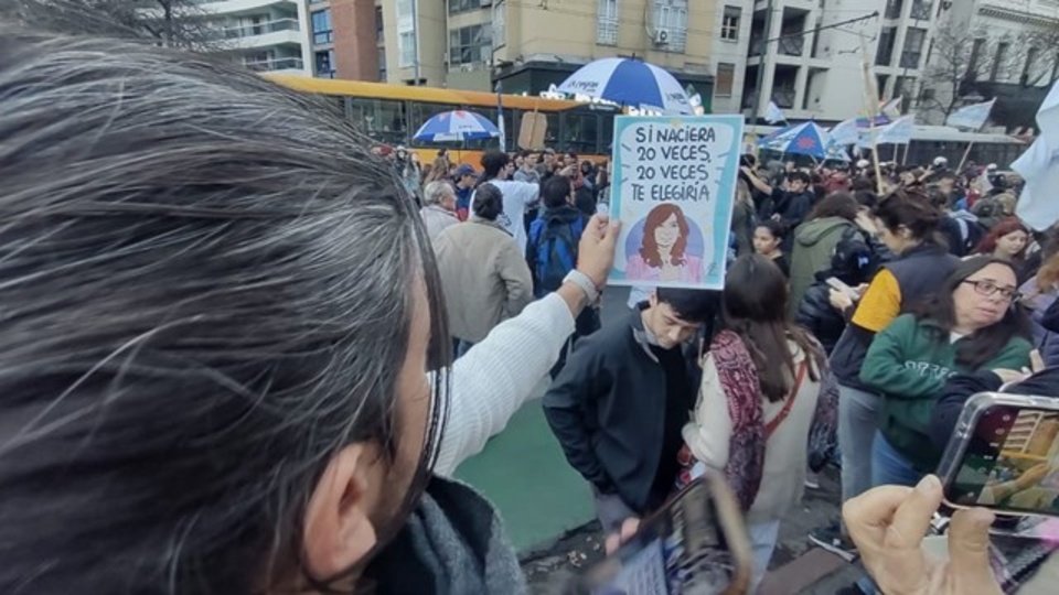 Con anticuerpos democráticos, Córdoba se movilizó tras el fallo  | Masiva marcha en la capital cordobesa