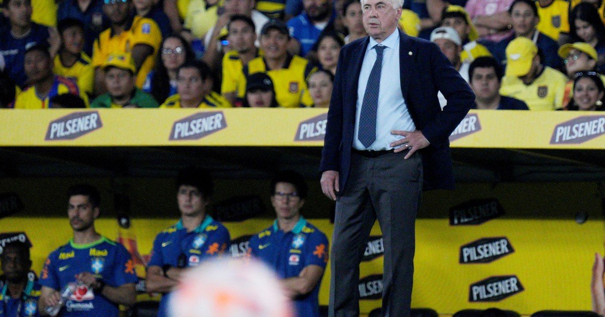 “Conforme”, el ambiente y queja sobre el césped: qué dijo Ancelotti luego de su debut en Brasil :: Olé