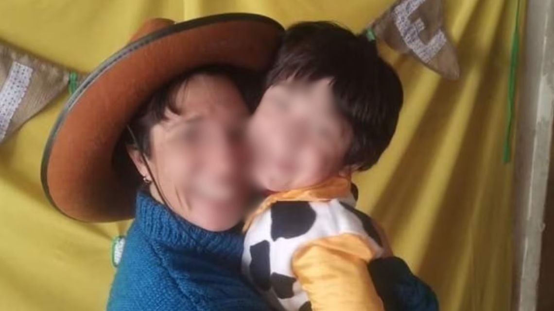 Crimen en Florencio Varela: encontraron a una mujer y a su hijo de seis años asesinados