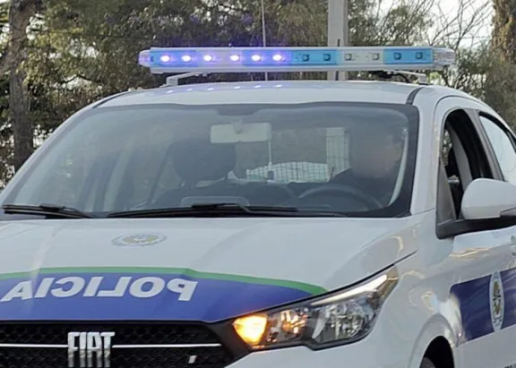 Detuvieron a un joven por golpear a una policía afuera de un boliche