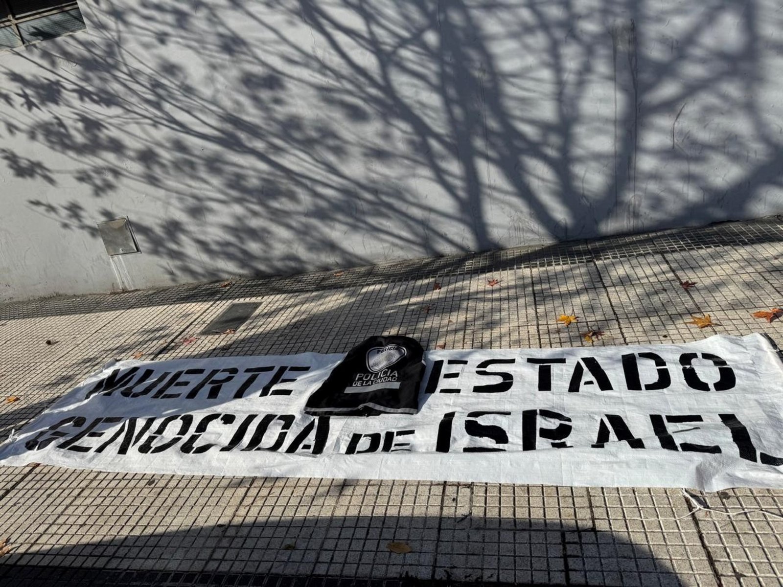 Diez barras de All Boys no podrán entrar a las canchas por cuatro años tras protagonizar hechos de antisemitismo durante el clásico contra Atlanta