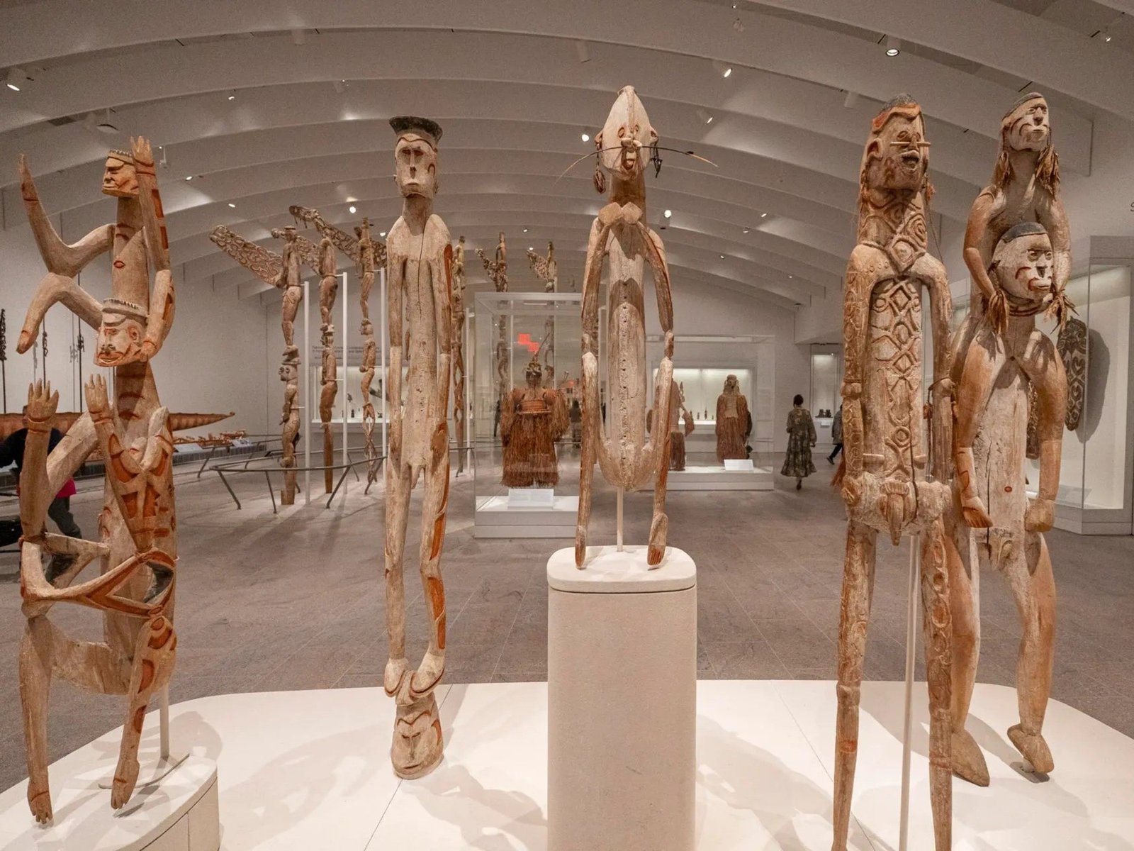 El Met de Nueva York exhibe 1.800 obras de África, América y Oceanía en una renovada ala
