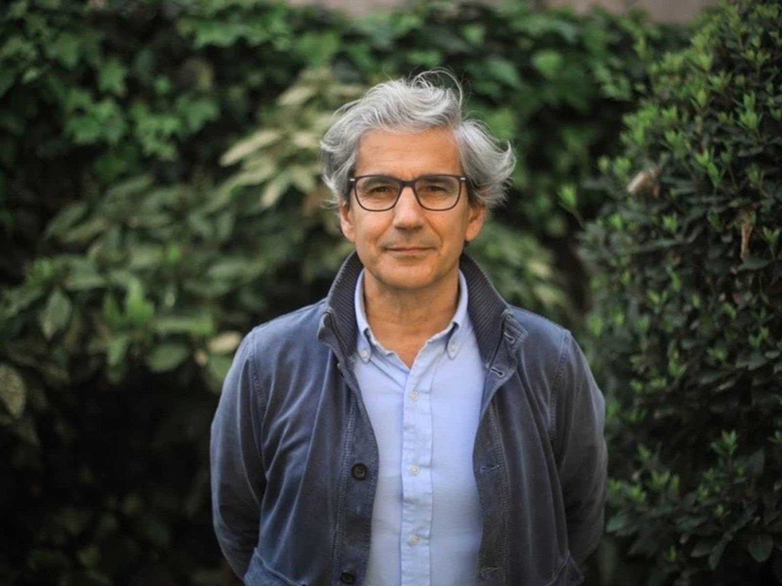 "El libro tiene una salud de hierro, es un invento imbatible"