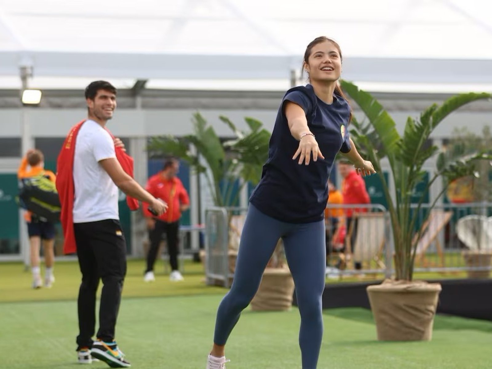 Emma Raducanu y Carlos Alcaraz, el ¿romance? menos pensado que sacude al tenis antes del arranque de Wimbledon