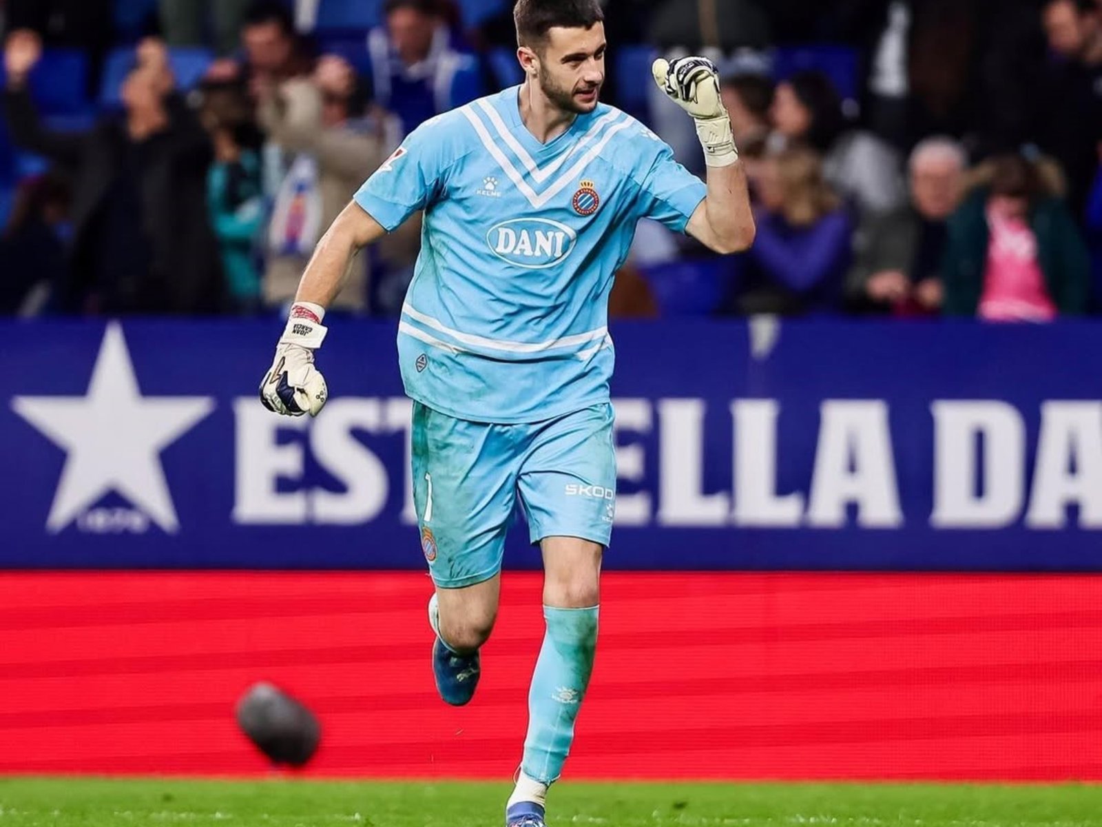 En Barcelona sonaba el Dibu Martínez, pero pagaron la cláusula de rescisión por otro arquero cotizado