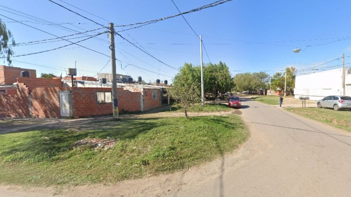 En Rosario, asesinaron de un tiro en la cabeza a una mujer que llevaba a su bebé en brazos
