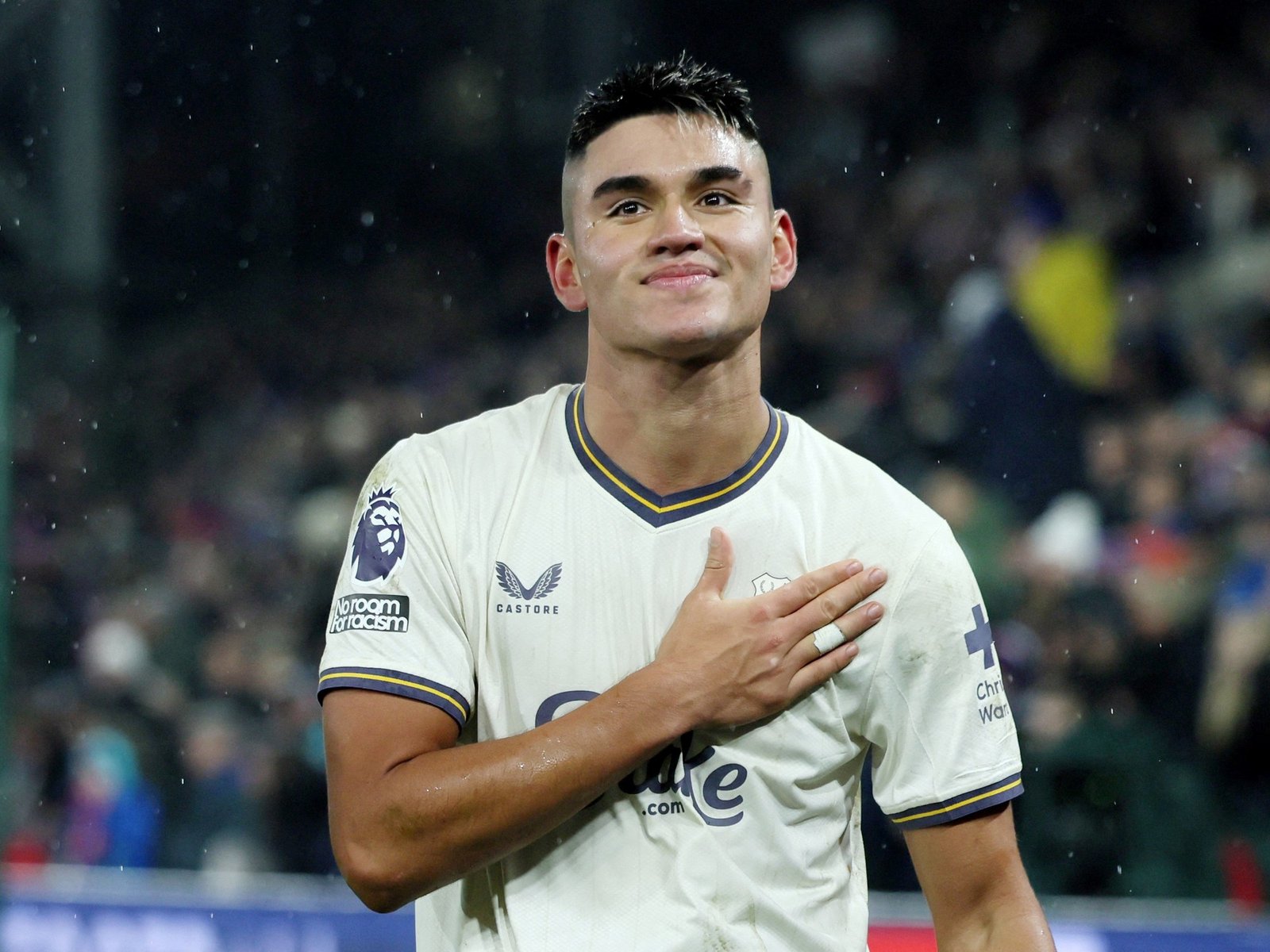 Everton quedó encantado con Carlos Alcaraz y lo compró en forma definitiva