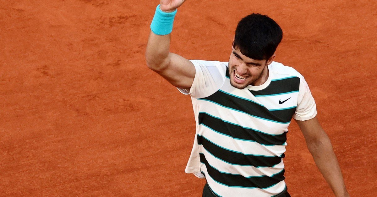 Histórica batalla: Alcaraz supera a Sinner en la final más extensa de Roland Garros :: Olé