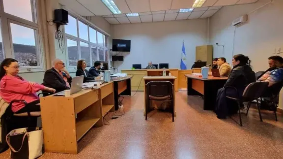 Inició el juicio por una estafa millonaria a una peluquera de 87 años