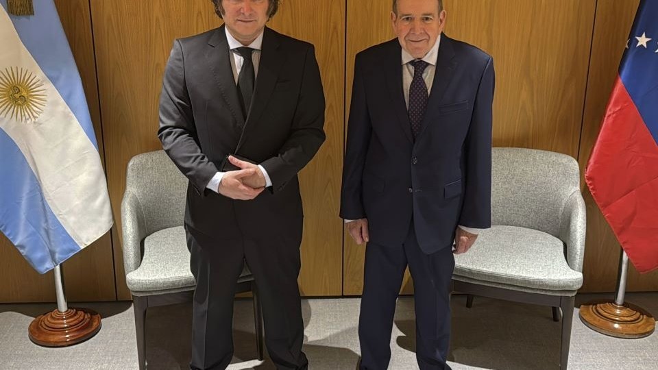 Javier Milei se reunió con el opositor venezolano Edmundo González en Madrid | La jornada del mandatario seguirá con la participación en un evento organizado por una plataforma de criptomonedas