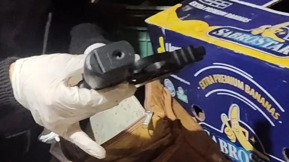 Joven baleado en barrio Menfa y allanamiento positivo con secuestro de armas