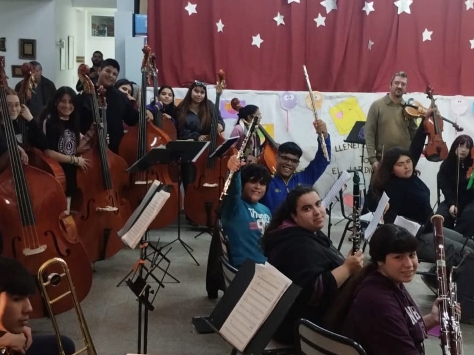 La Orquesta Escuela de Bahía Blanca que perdió todo tras la inundación volvió a tocar