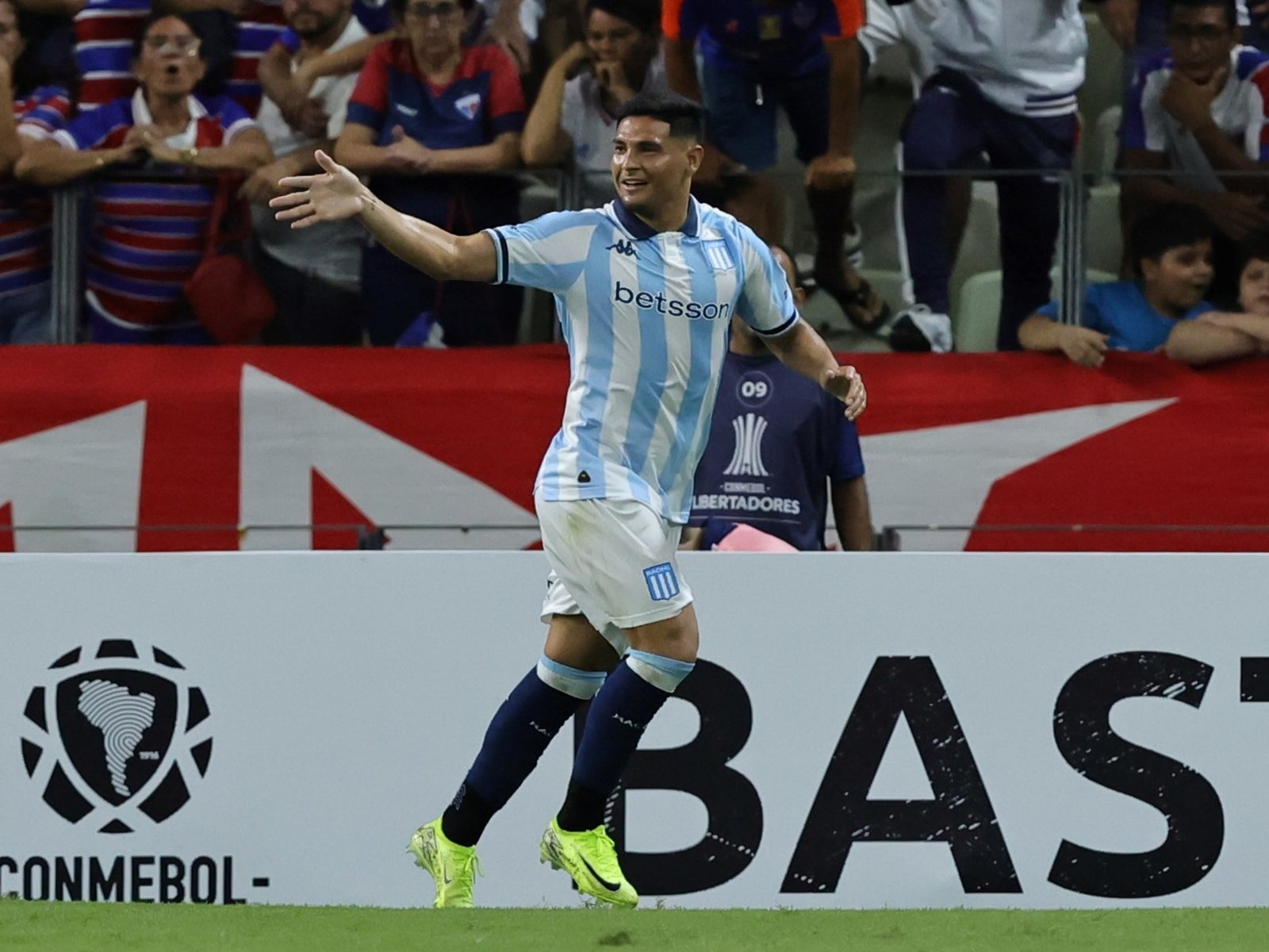 Marcelo Gallardo insiste con llevarse a Maximiliano Salas a River y en Racing están que vuelan de bronca