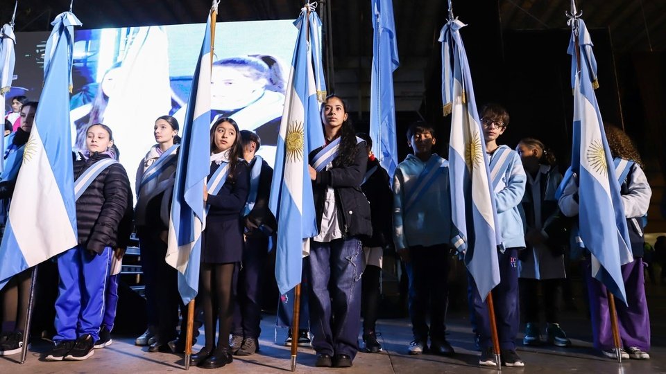 Más de 1500 chicos de Vicente López realizaron la promesa de lealtad a la bandera  | En Tecnópolis