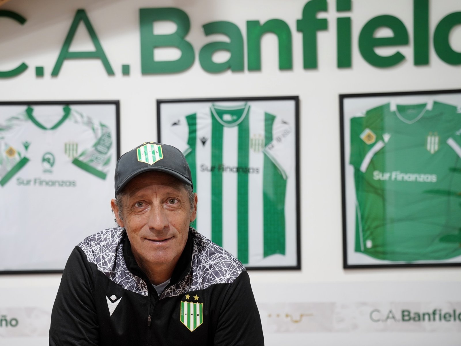 “Me buscan los clubes necesitados y no me quejo porque hace 20 años que laburo sin parar”