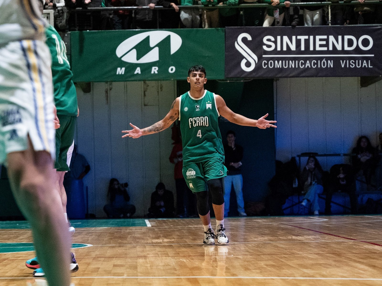 “Meto triples, pero de más cerca; de aro a aro es imposible”