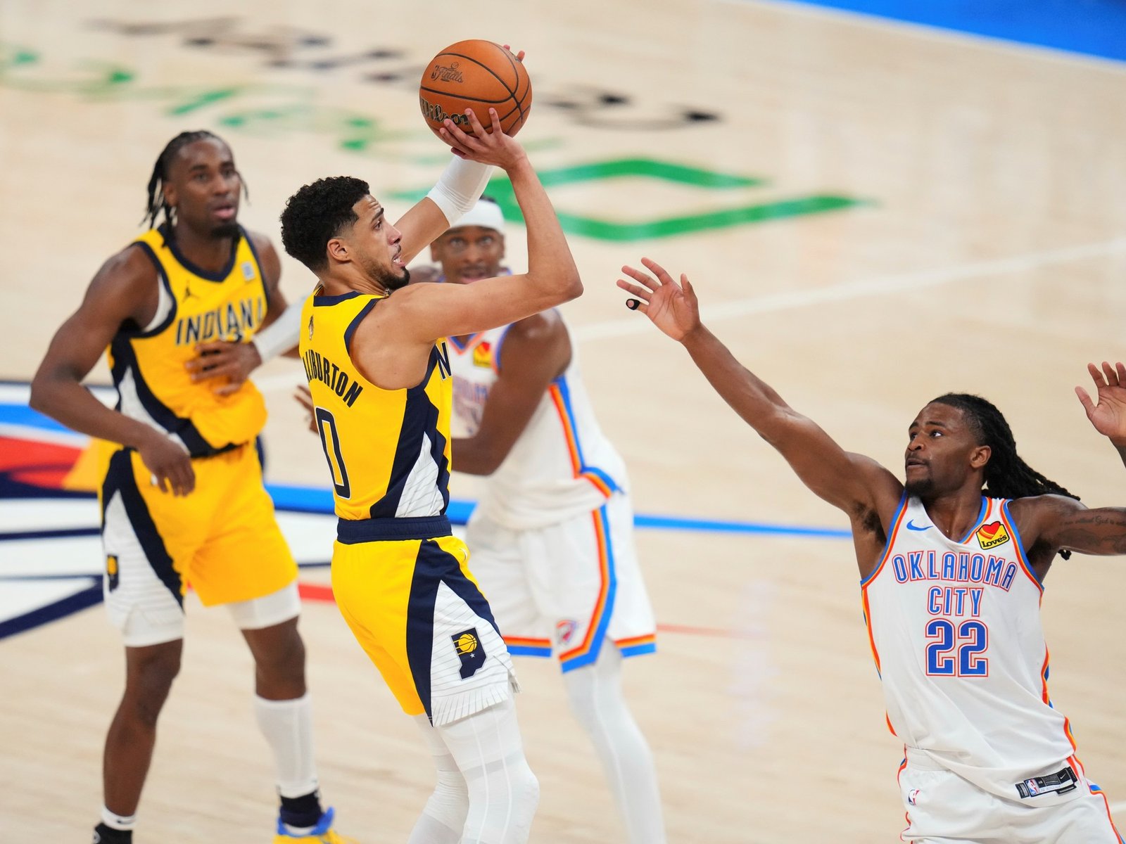 “Mr. Clutch” lo hizo de nuevo y los Pacers de Indiana están arriba ante Oklahoma gracias a un doble agónico de Haliburton sobre la chicharra