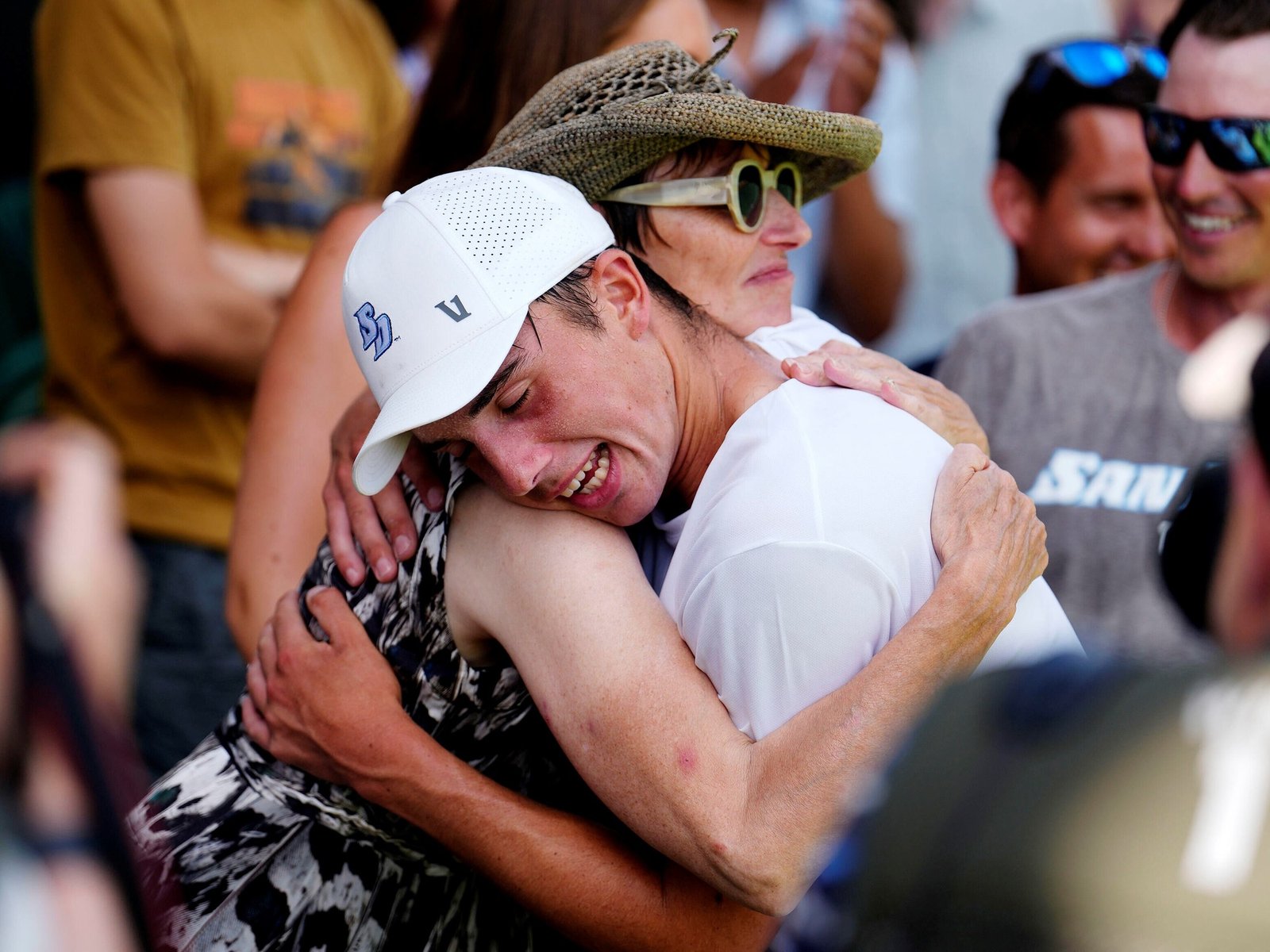Oliver Tarvet suma capítulos a su cuento, ganó en su debut en Wimbledon y se enfrentaría al campeón Carlos Alcaraz