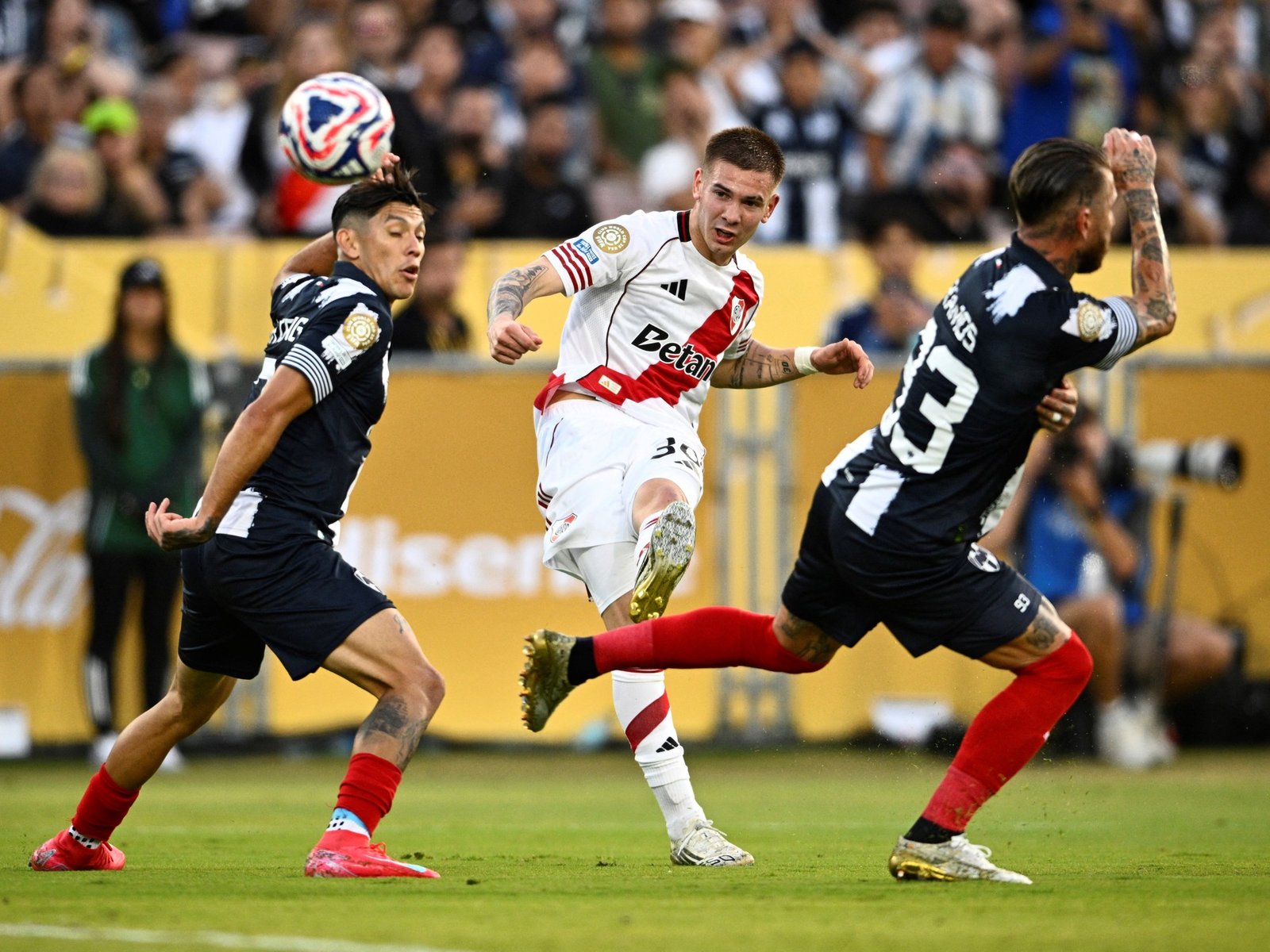 River hizo todo para ganarle a Monterrey pero transformó a Andrada en figura y el miércoles sabrá si sigue o no en el Mundial de Clubes