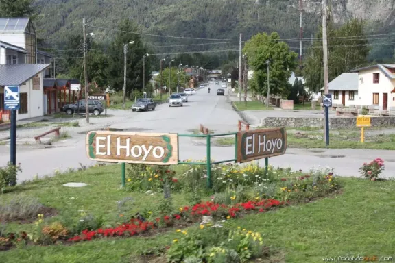Robo de un auto “calentando el motor” en El Hoyo: lo recuperaron en El Bolsón