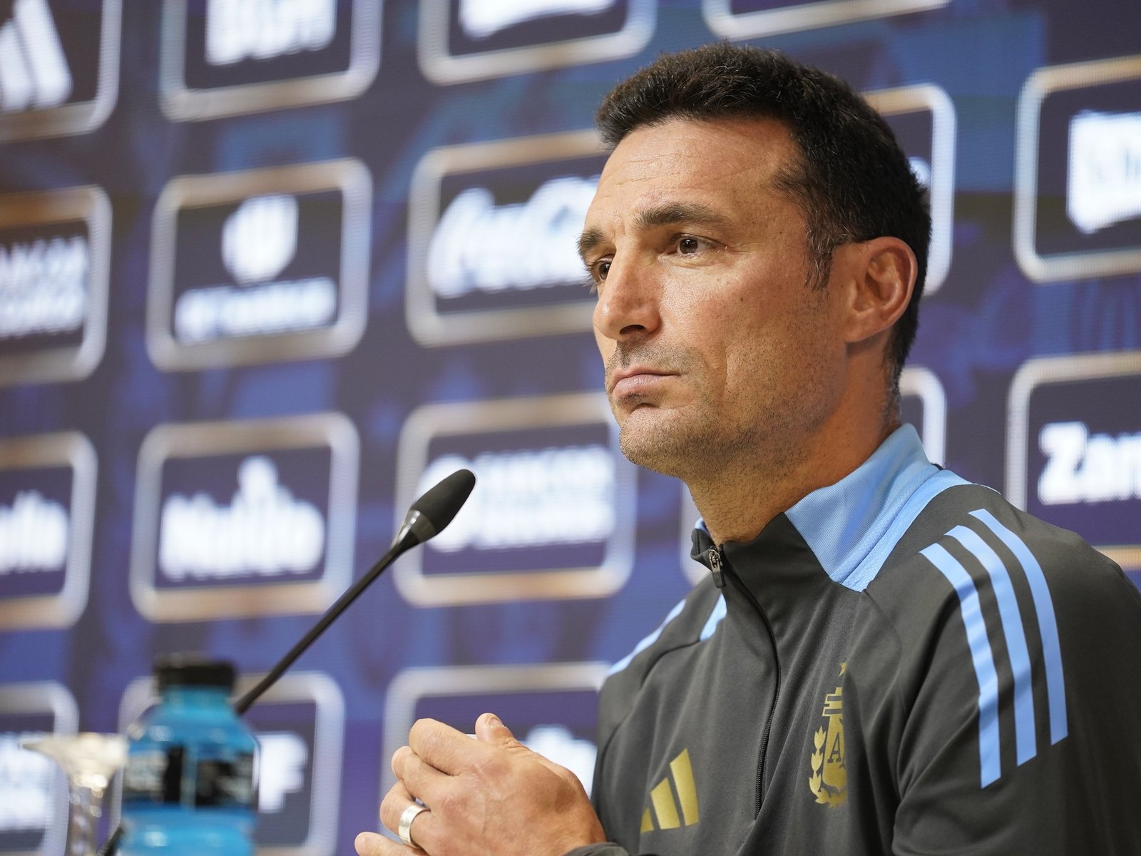 Scaloni confirmó a Messi como titular, pidió contención para Mastantuono y bromeó con el Mundial 2026: "Desearíamos que no se juegue"