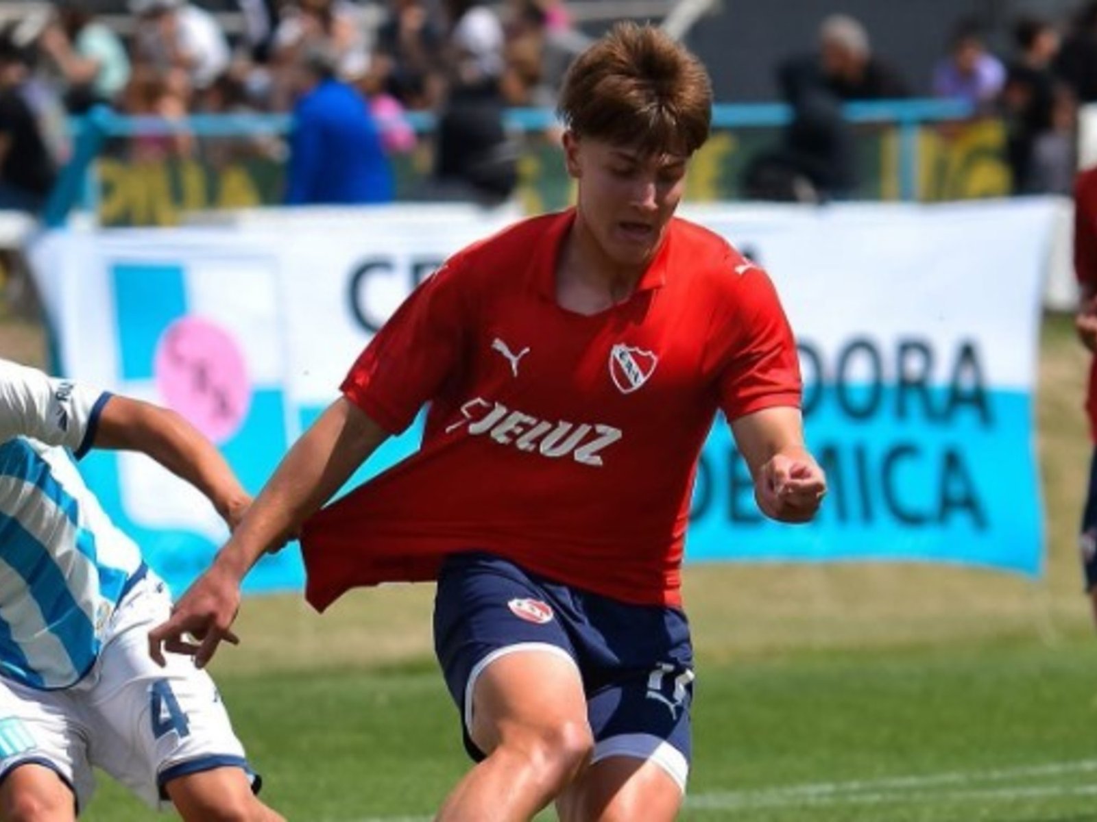 Tiene 17 años, juega en las inferiores de Independiente y gracias a un videojuego lo convocaron de la selección de Hungría