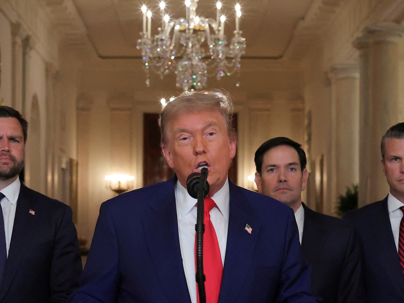 Trump le declara la guerra a Irán en el entretiempo del partido de River y toca "fingir demencia" en el Mundial de Clubes