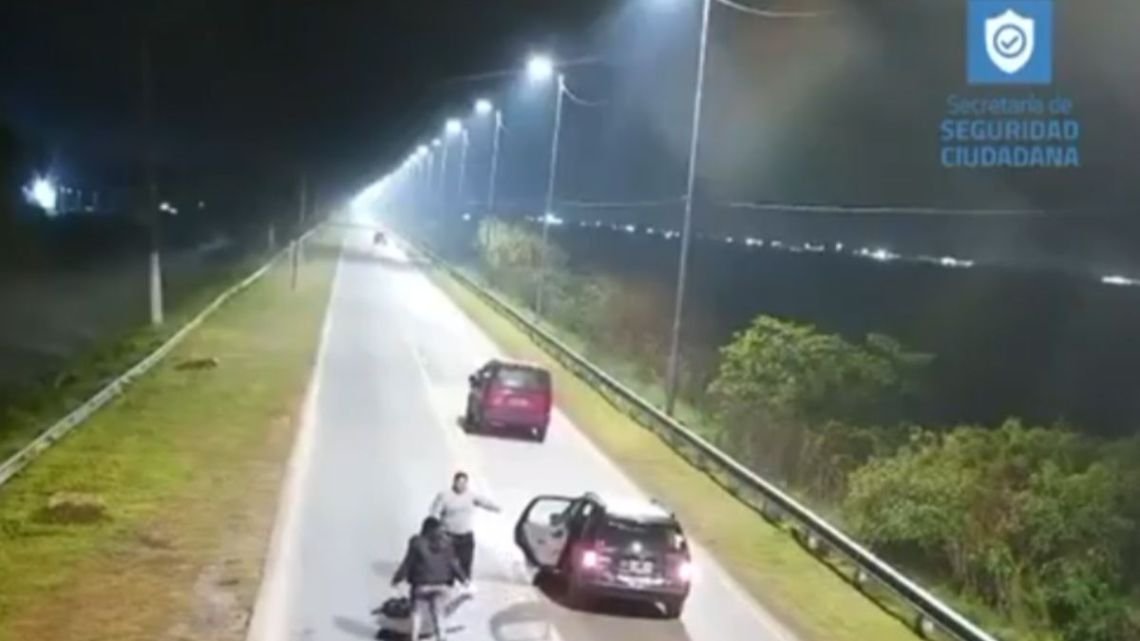 Una mujer se tiró de un Uber tras notar que el conductor no seguía la ruta del GPS