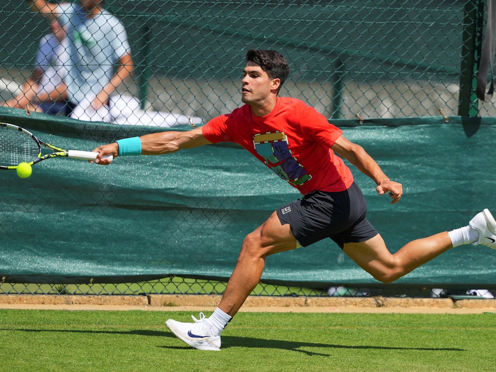 Wimbledon pone primera con su tradición y varios frentes de atención para ver sobre el césped