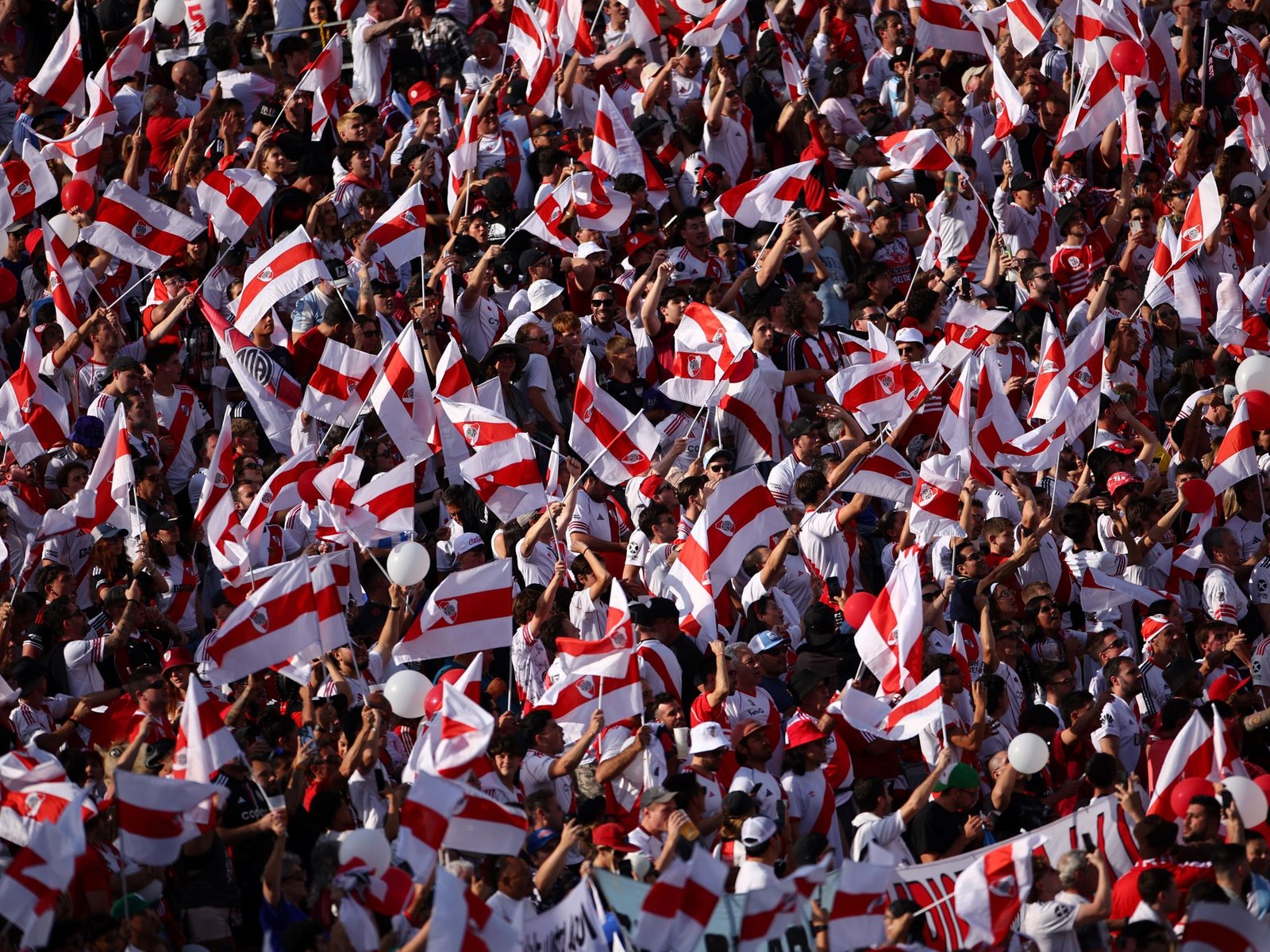 así fue la fiesta de los hinchas de River en su paso por Los Ángeles