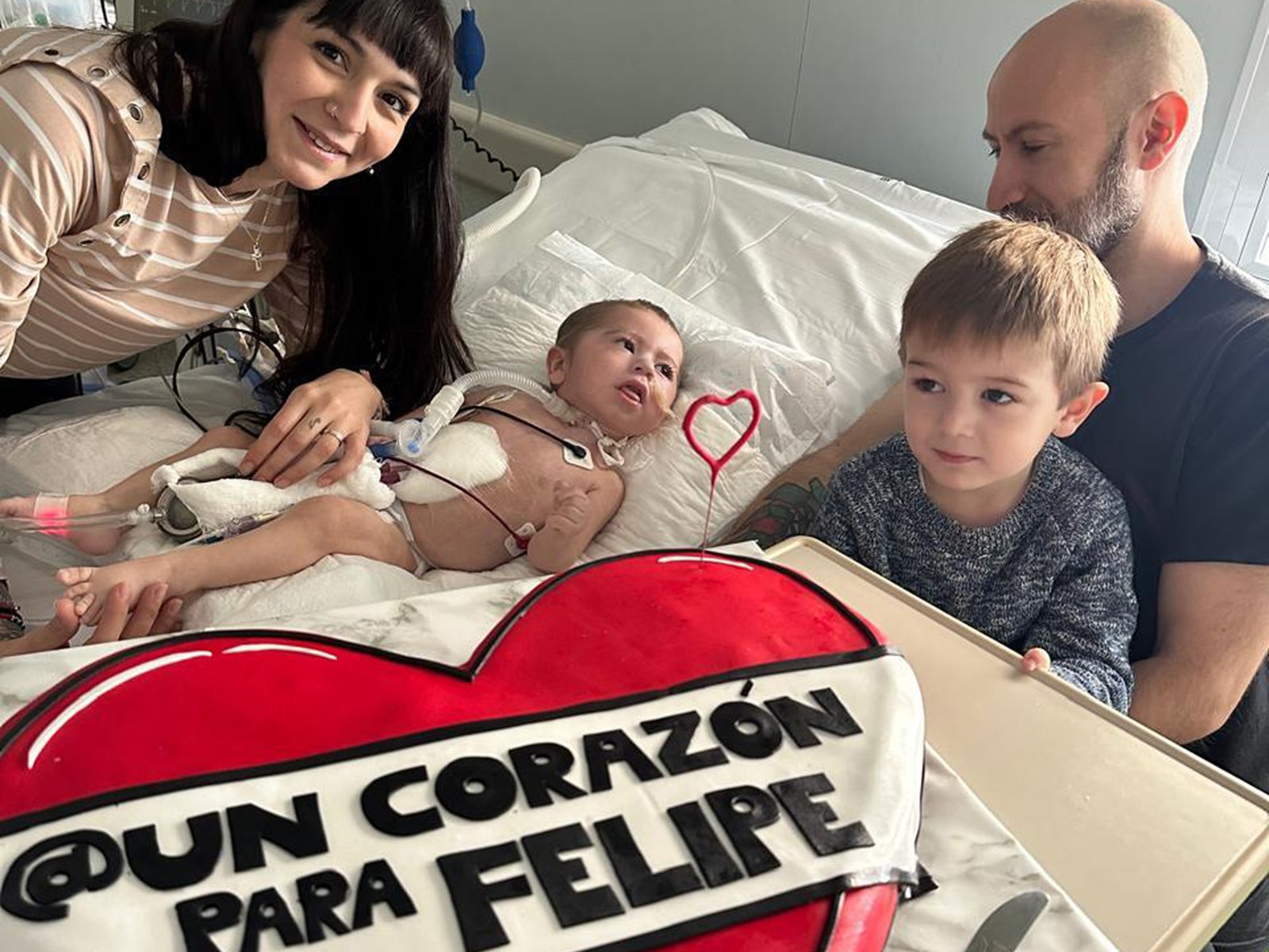dos nenes estaban internados en la misma habitación del hospital y uno le donó el corazón al otro