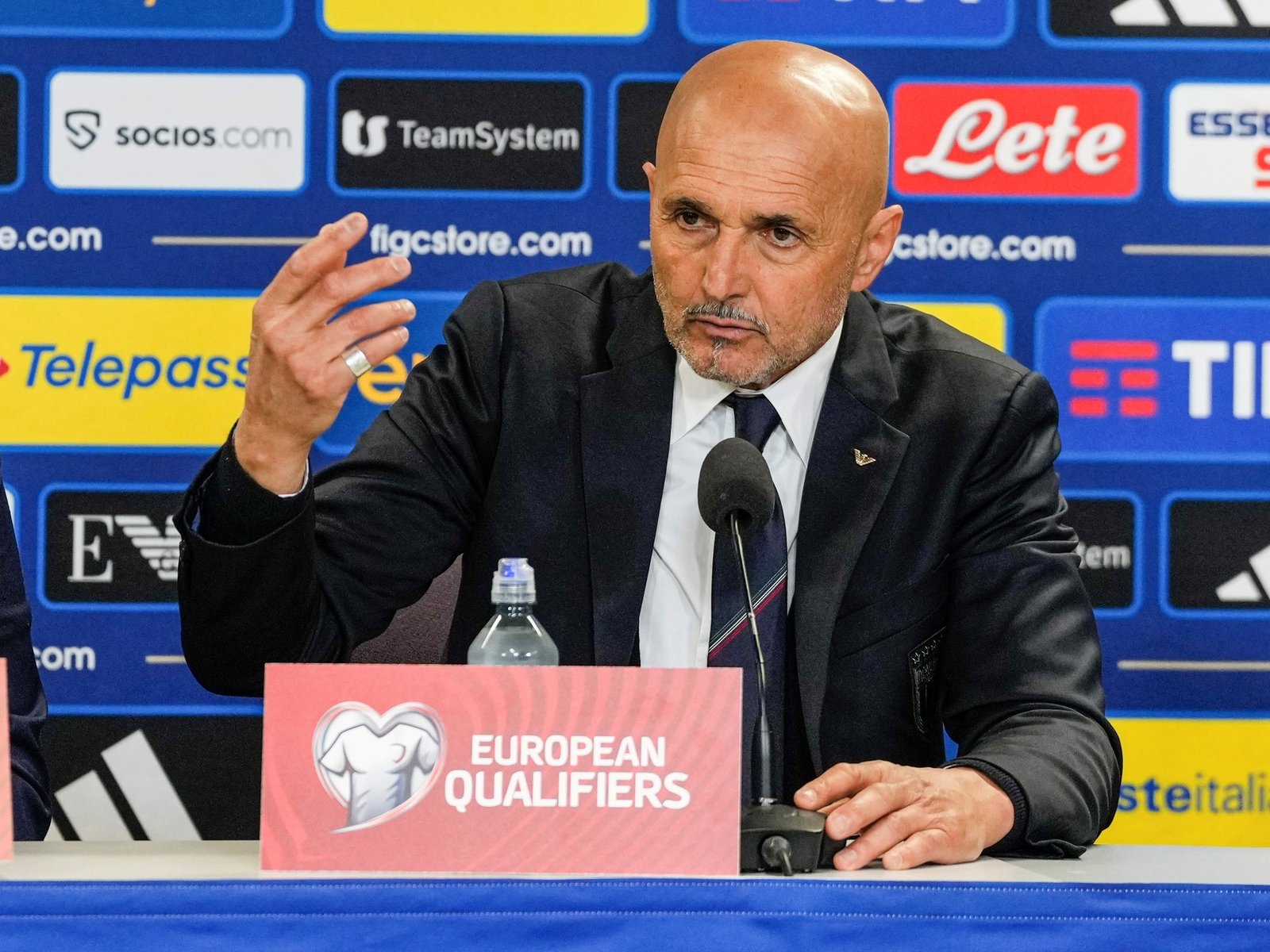 echó al DT Spalletti ante el fantasma de quedarse afuera de su tercer Mundial consecutivo
