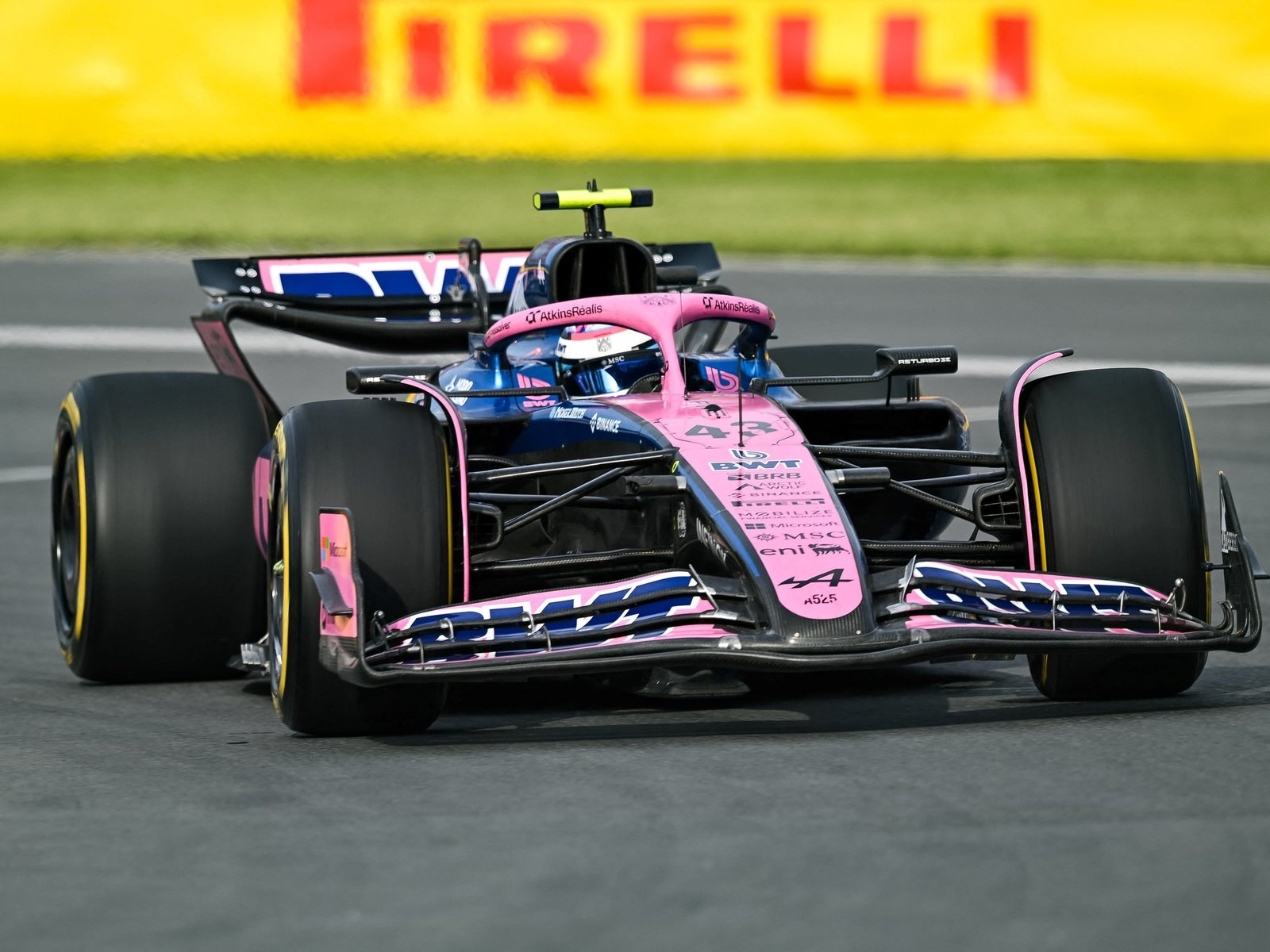 el Alpine tiene buen ritmo de carrera pero va muy lento en las vueltas rápidas