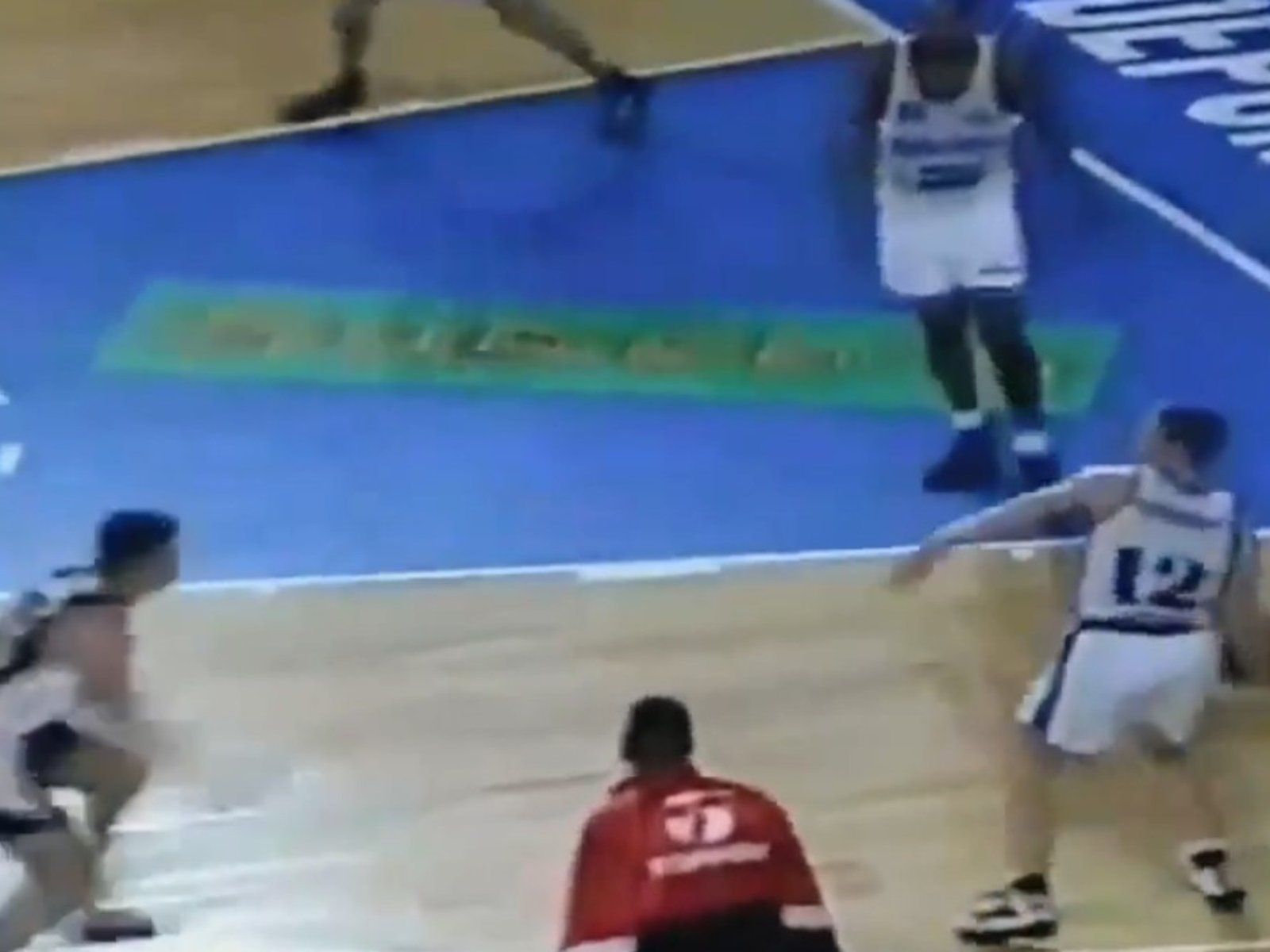 el antecedente en la Liga Nacional con un debutante Manu Ginóbili como testigo de lujo