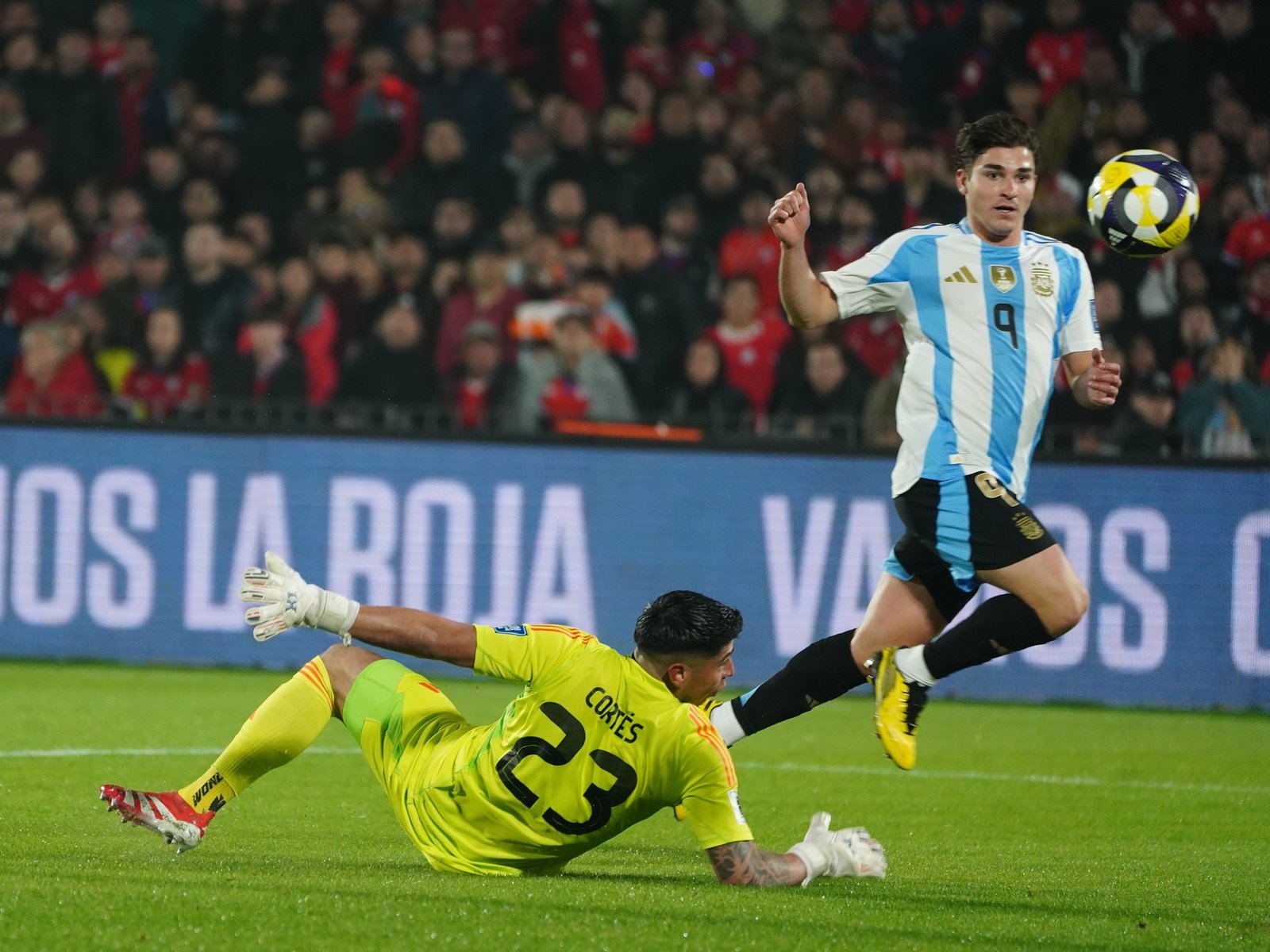 el golazo de la Selección en Santiago con asistencia de Almada y definición top de Julián Álvarez