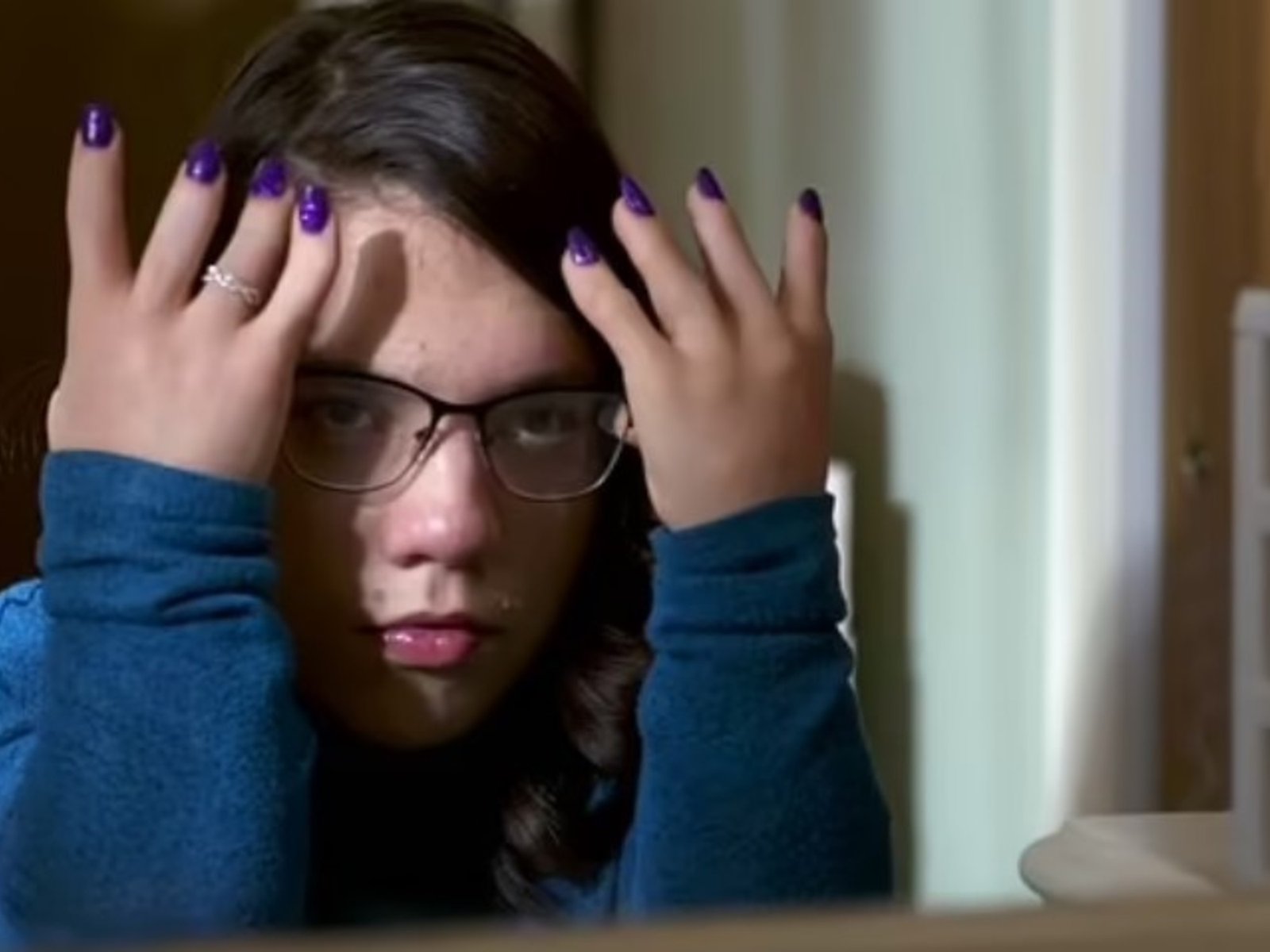 nació con enanismo y cuando tenía 9 años la declararon adulta y la abandonaron