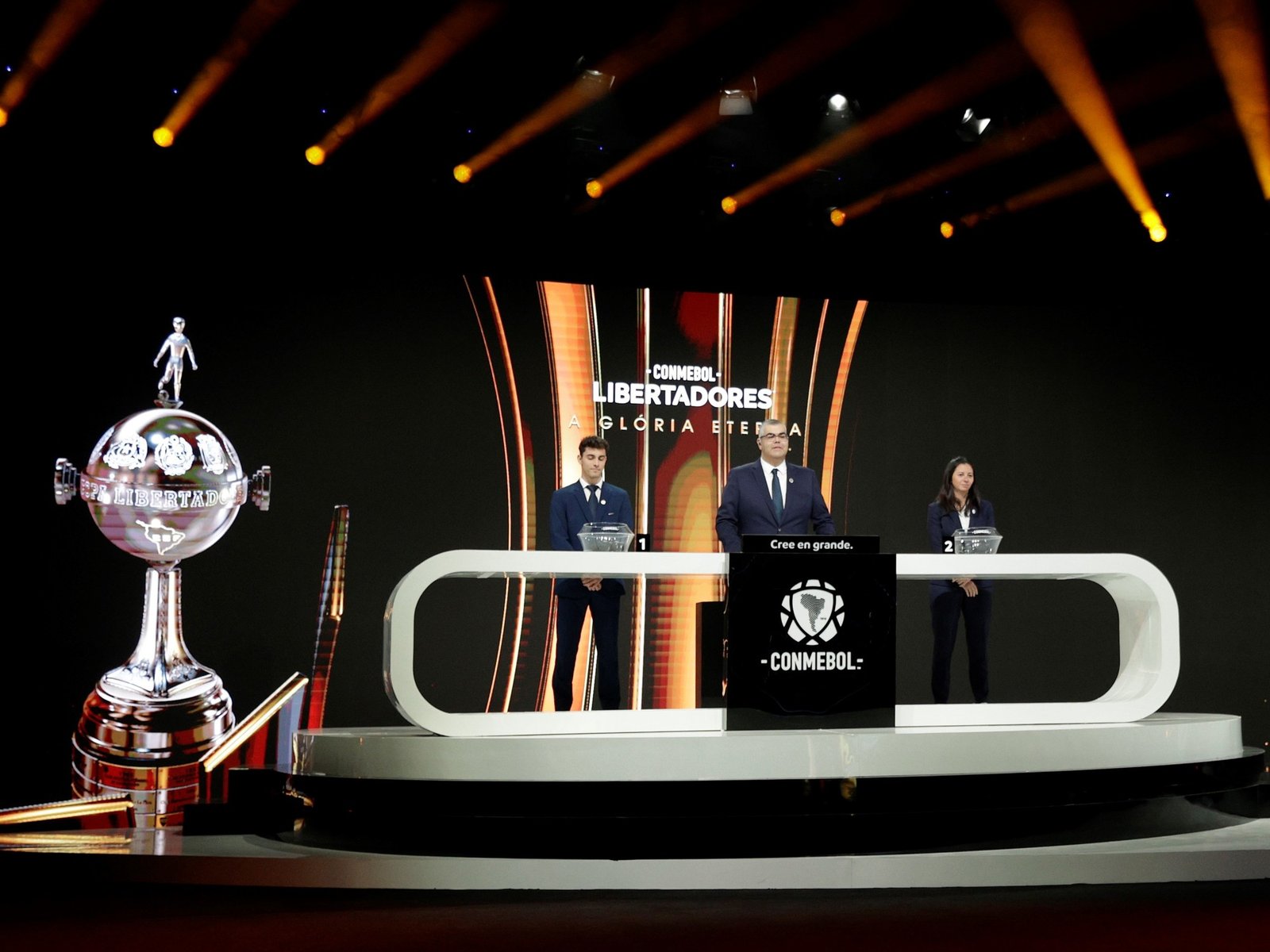 se definieron los días y horarios para los cruces de los octavos de final con River, Racing, Vélez y Estudiantes