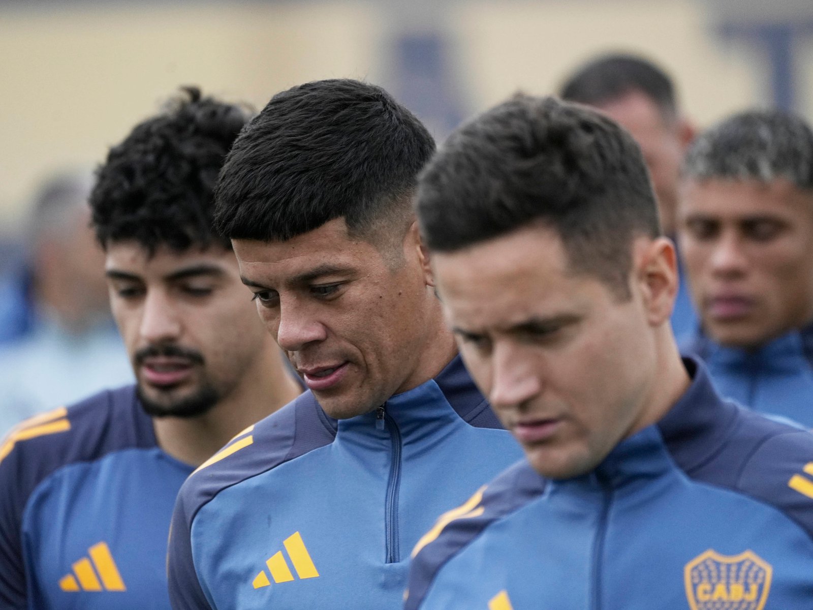 será un defensor que deja incierto el futuro de Marcos Rojo