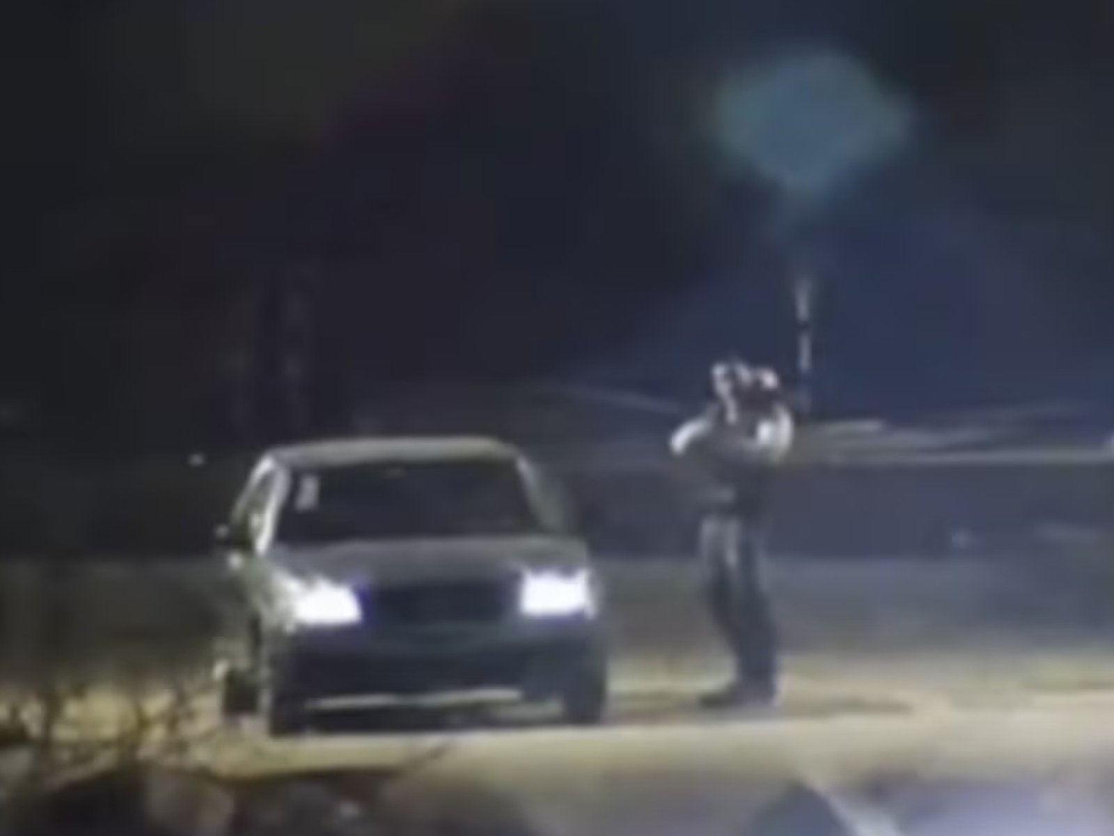 vecinos de Wilde sufrieron una noche de terror por un hombre que salió armado de su casa y les disparó a automovilistas