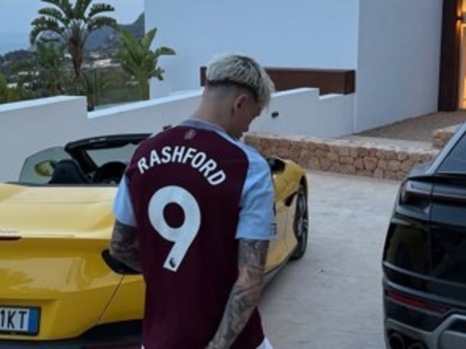 ¿De héroe a 'villano'? Garnacho usó la camiseta de otro club de la Premier, se aleja de la Selección y suma escándalos en el Manchester United