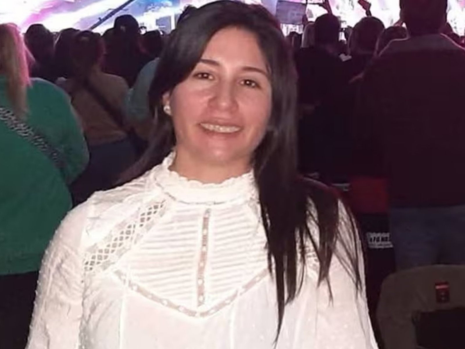 ¿se arrojó de una camioneta en movimiento o la atropelló su ex?