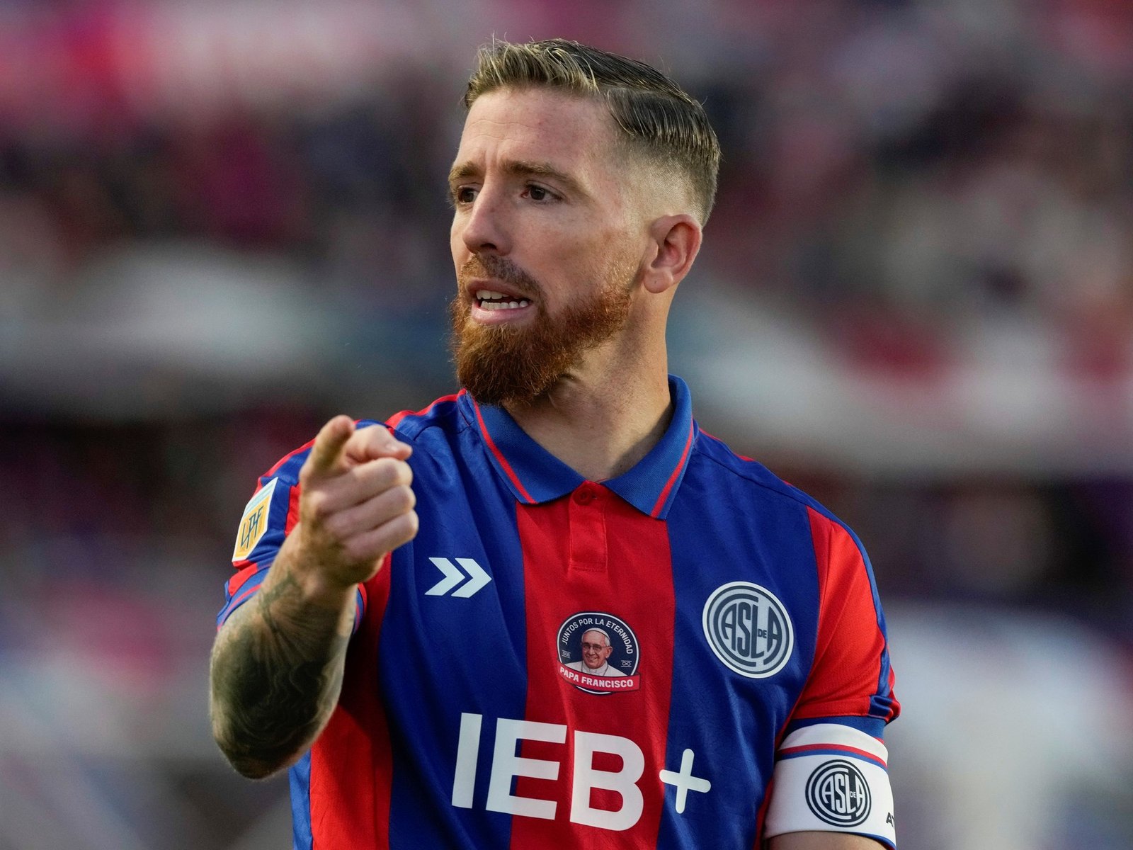 ¿se presenta a la pretemporada o se queda en España?