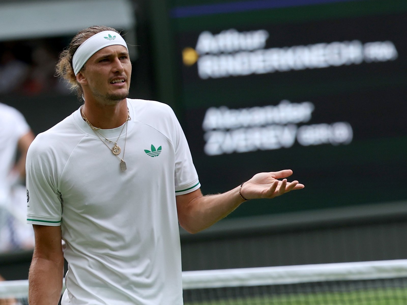 “A veces me siento solo y lo paso mal”