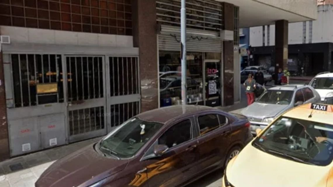 Albañiles hacían refacciones y encontraron un cadáver en un ropero: investigan a un expolicía