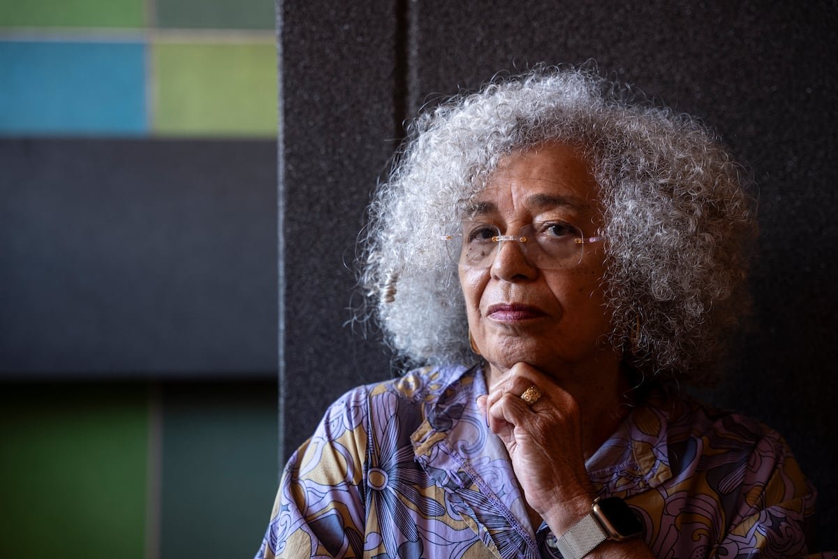 Angela Davis: “Veo al fascismo infectar el Gobierno de Estados Unidos, pero estoy convencida de que es temporal”